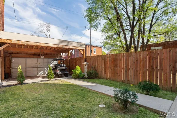$450,000 | 1916 South 12th Street, St. Louis, MO 63104