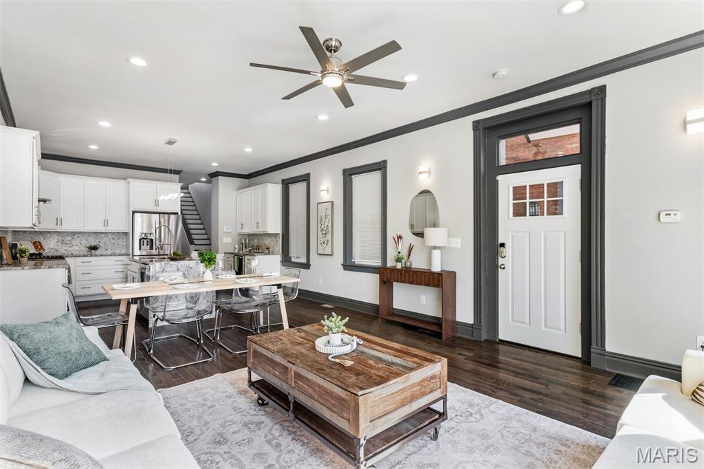 1916 South 12th Street St. Louis, MO 63104 - Photo 4 of 41