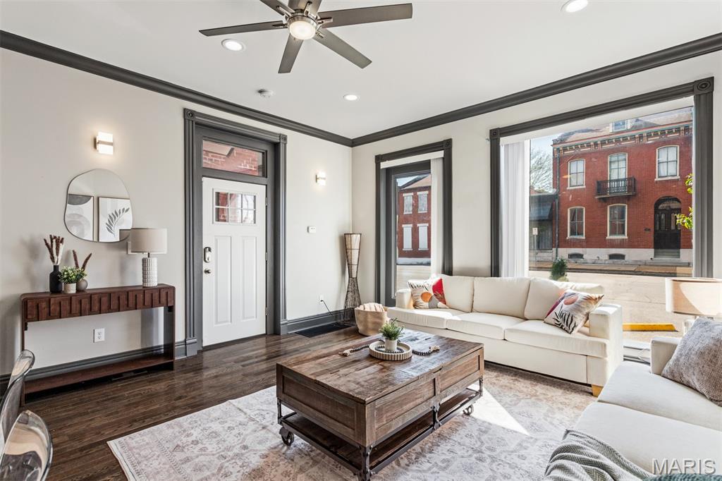 1916 South 12th Street St. Louis, MO 63104 - Photo 6 of 41