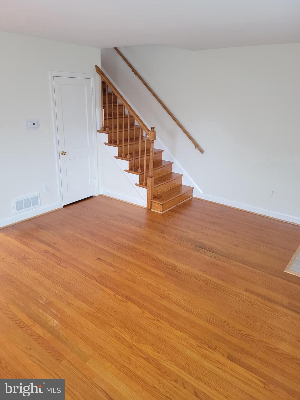 401 Grovethorn Road Middle River, MD 21220 - Photo 5 of 20 Living room