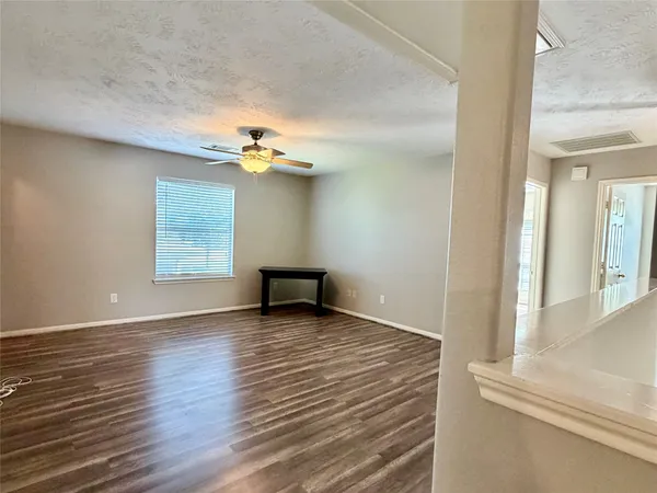 $2,100 | 6622 Grant Drive, Magnolia, TX 77354