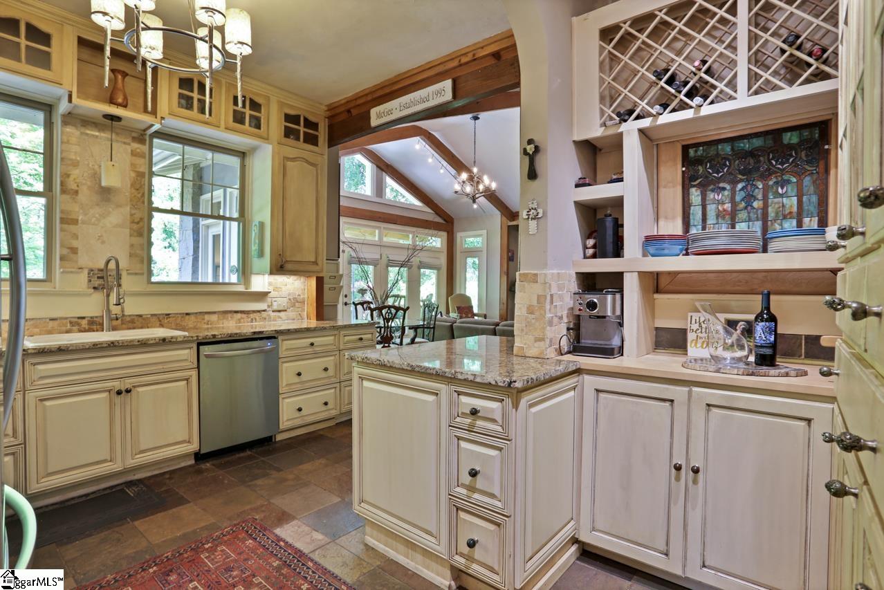 831 Rutherford Road Greenville, SC 29609 - Photo 11 of 36 Gallery Image 11