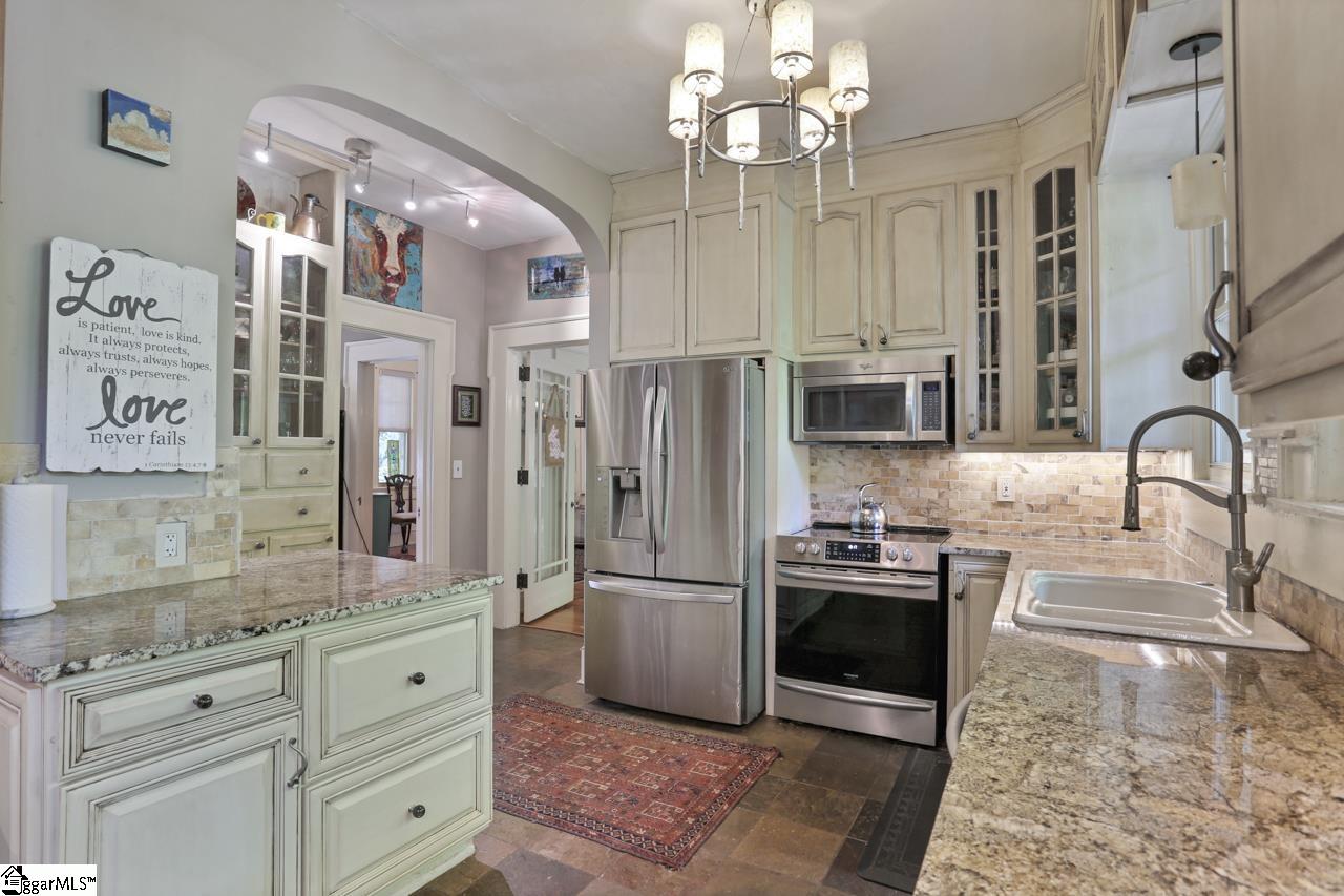831 Rutherford Road Greenville, SC 29609 - Photo 12 of 36 Gallery Image 12