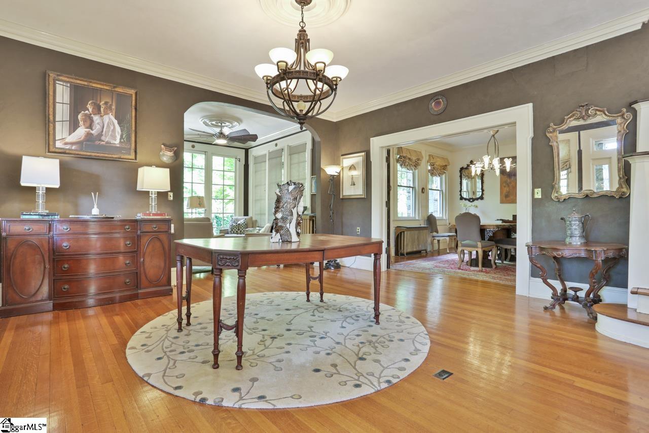 831 Rutherford Road Greenville, SC 29609 - Photo 3 of 36 Gallery Image 3