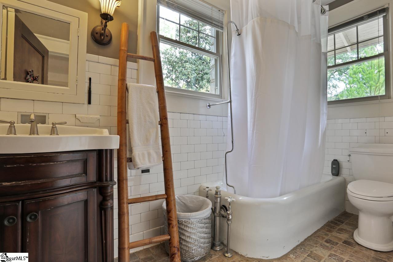 831 Rutherford Road Greenville, SC 29609 - Photo 22 of 36 Gallery Image 22