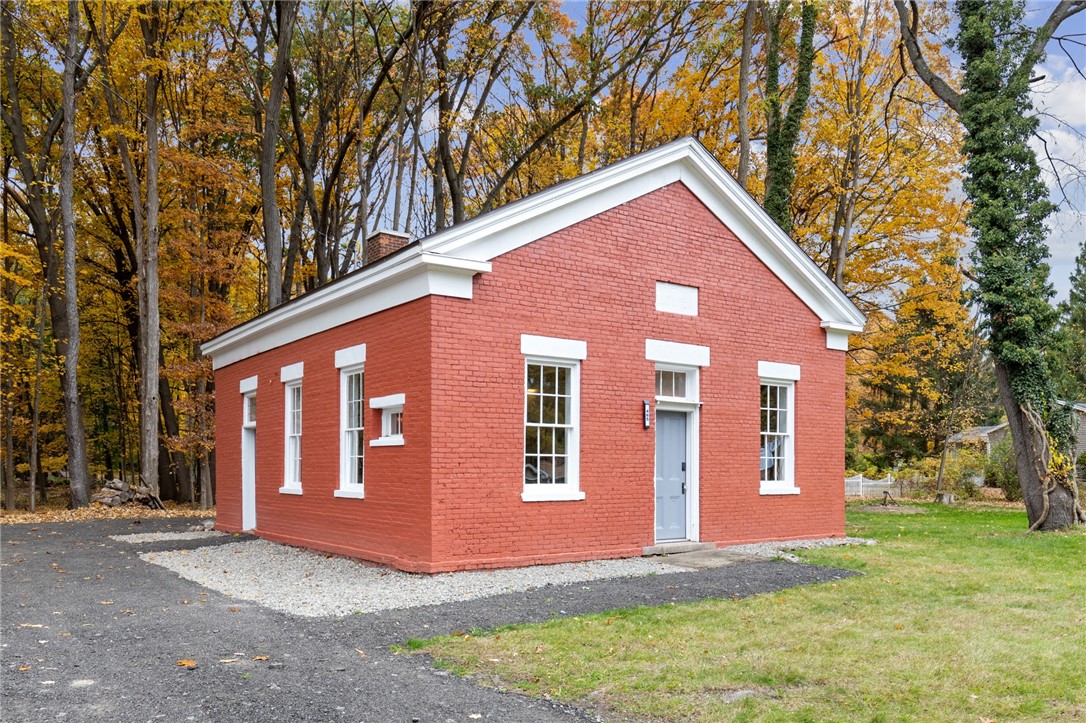 465 Marsh Road Pittsford, NY 14534 - Photo 3 of 46 Your chance to own your piece of Pittsford history