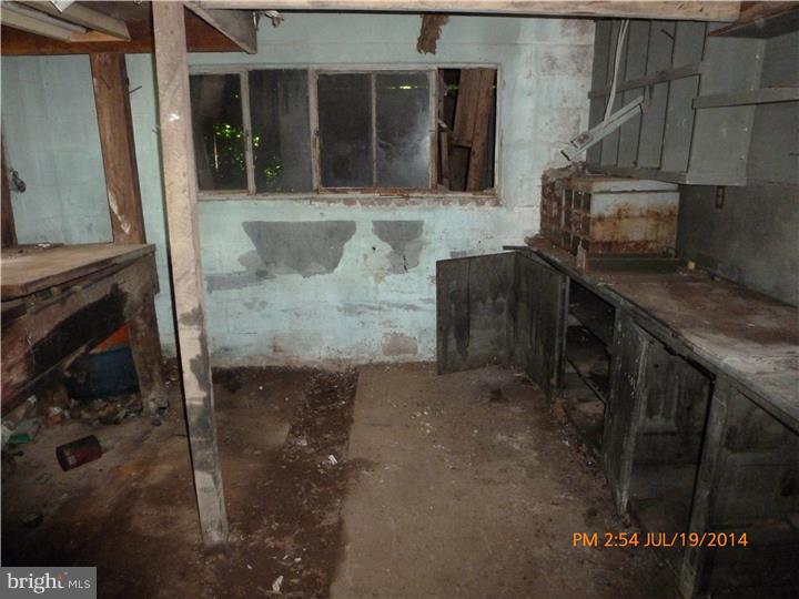55 Meadow Road New Castle, DE 19720 - Photo 14 of 14 Storage Shed