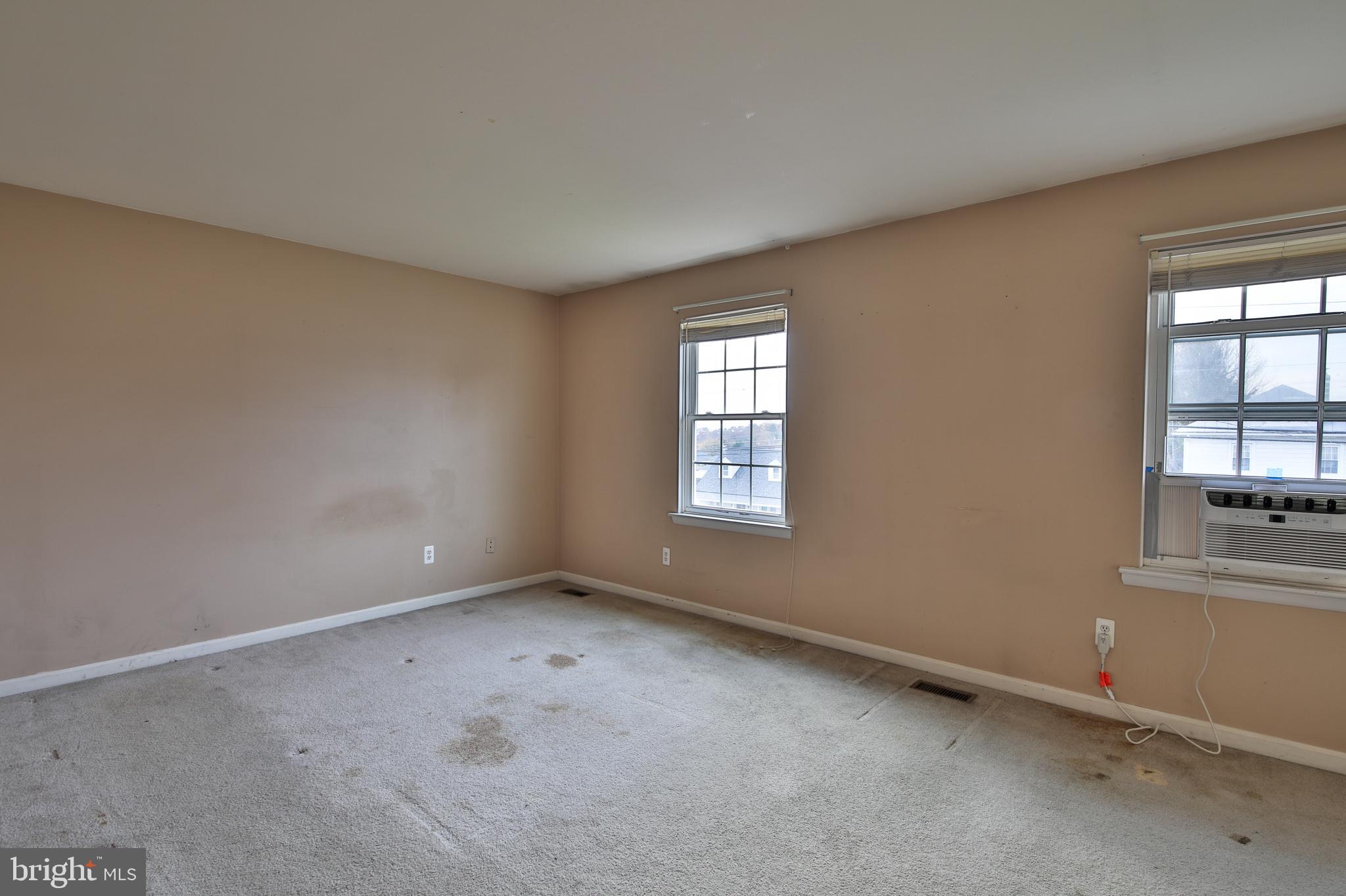531 Locust Avenue Westminster, MD 21157 - Photo 14 of 31 an empty room with a window