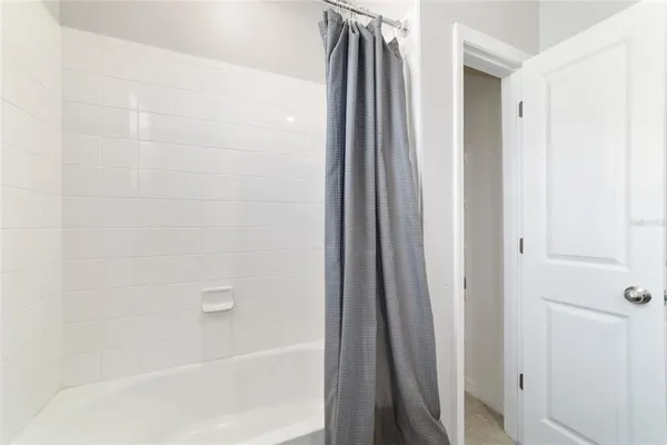 $2,300 | 5313 Northwest 48th Lane, Ocala, FL 34482