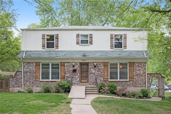 $300,000 | 13223 Park Lane, Grandview, MO 64030