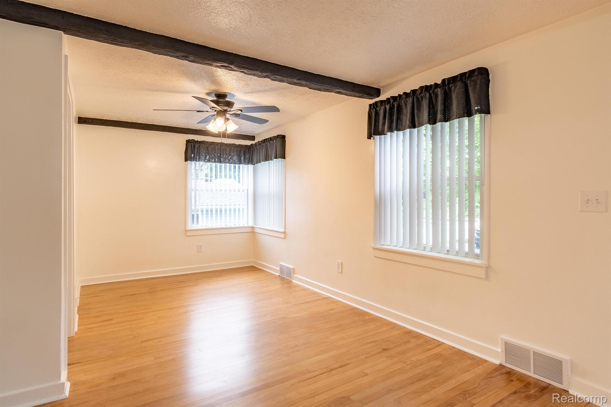 9035 Bunton Road Willis, MI 48191 - Photo 10 of 35 Gallery Image 10
