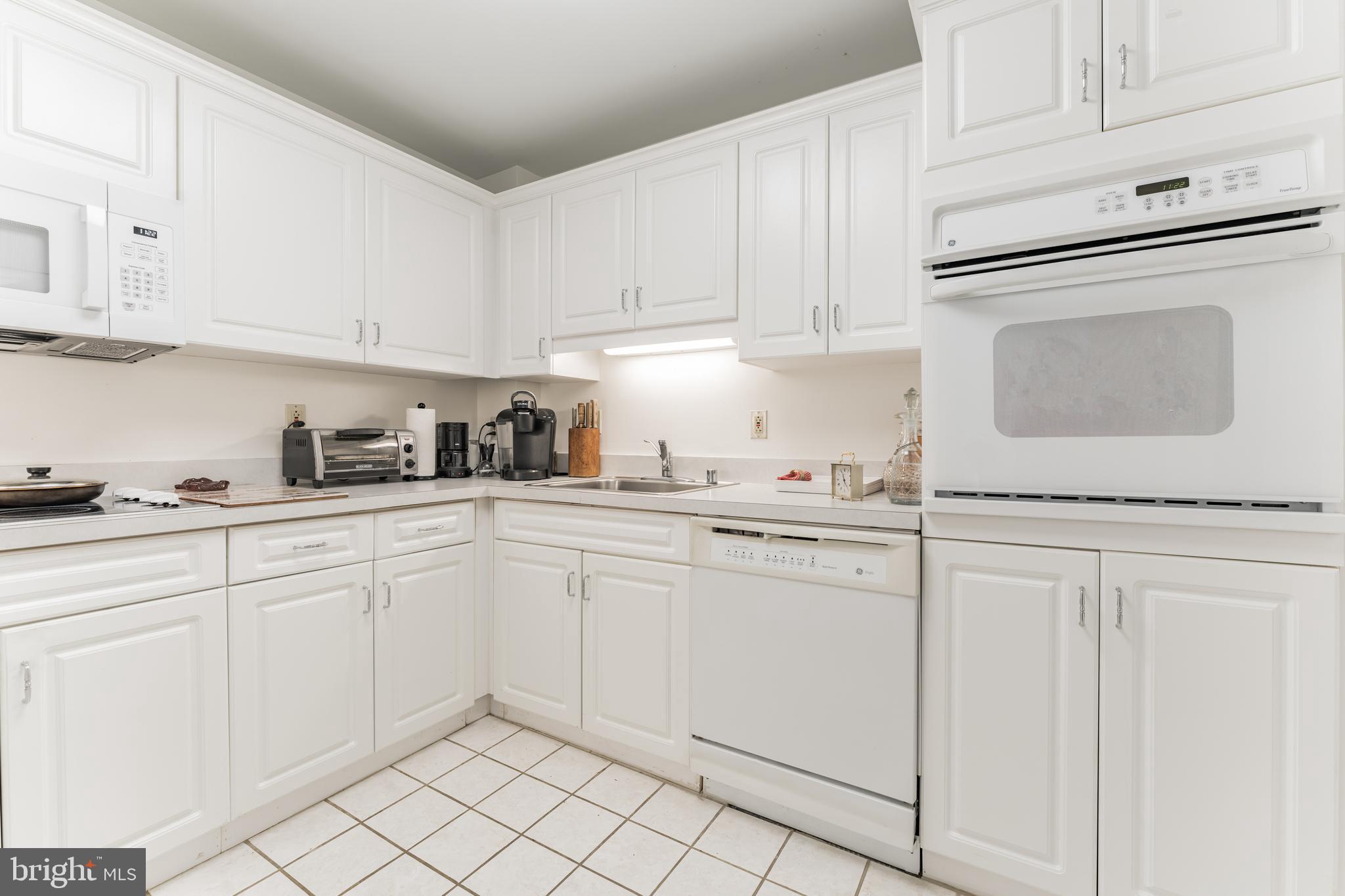 2327 Windrow Drive Princeton, NJ 08540 - Photo 5 of 27