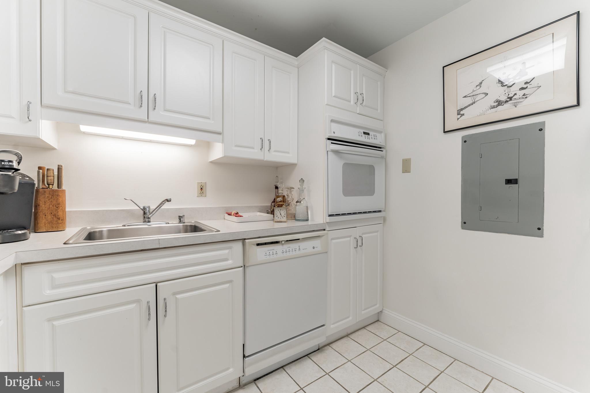 2327 Windrow Drive Princeton, NJ 08540 - Photo 7 of 27