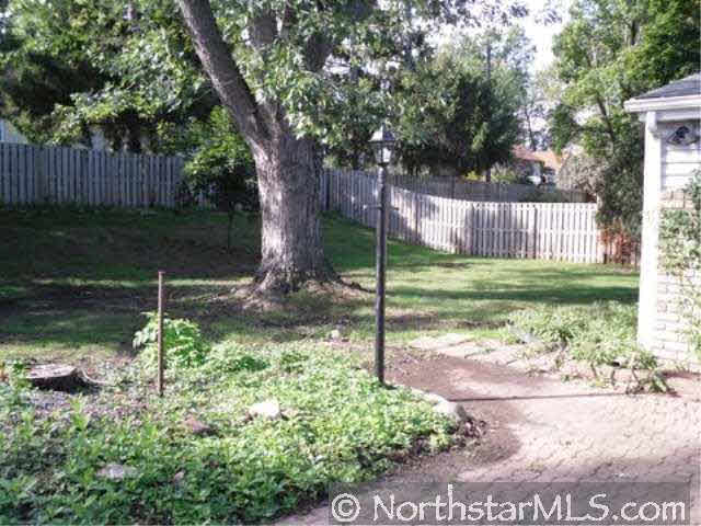 1158 Ruggles Street Roseville, MN 55113 - Photo 2 of 9