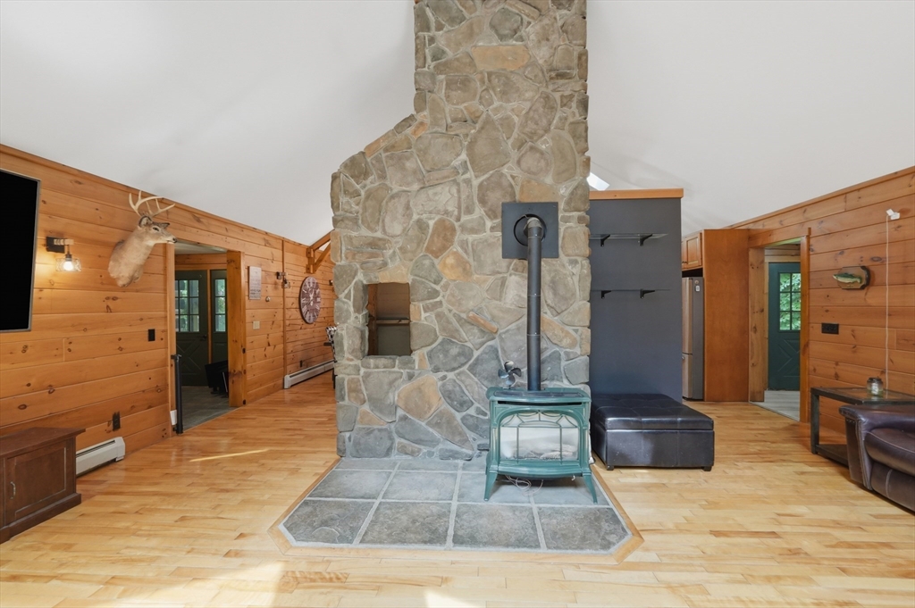 23 Lyman Barnes Road Brimfield, MA 01010 - Photo 7 of 31