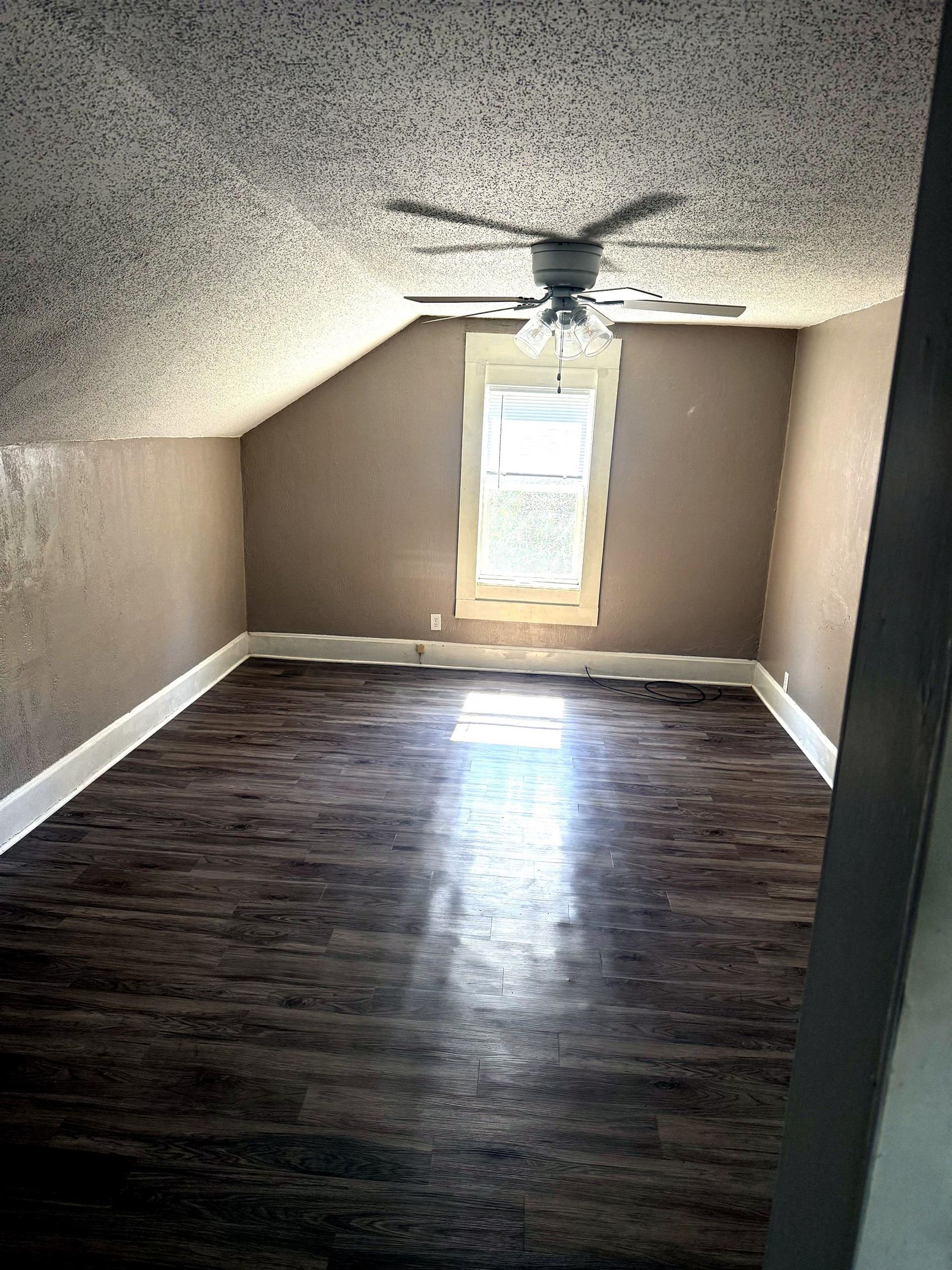 907 Single Wausau, WI 54403 - Photo 5 of 6 Gallery Image 5