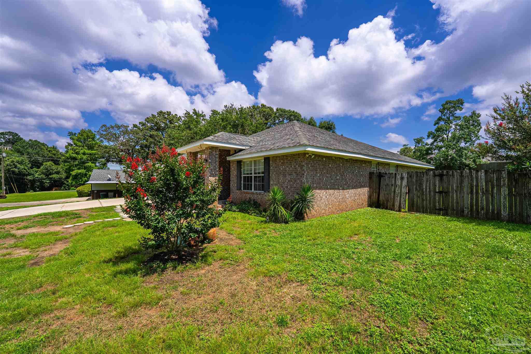 2020 Ziglar Road Cantonment, FL 32533 - Photo 4 of 32
