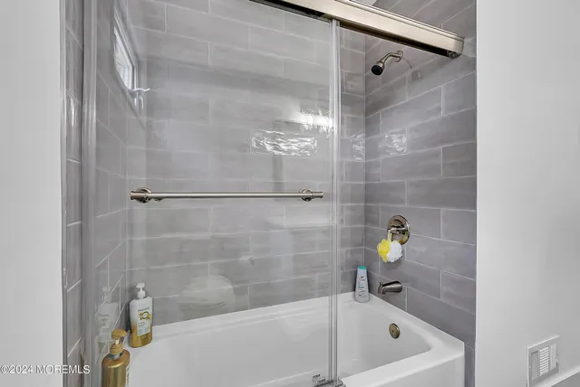 $2,400 | 295 Jerome Avenue, Oakhurst, NJ 07755