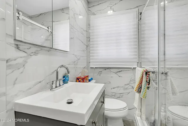 $2,400 | 295 Jerome Avenue, Oakhurst, NJ 07755