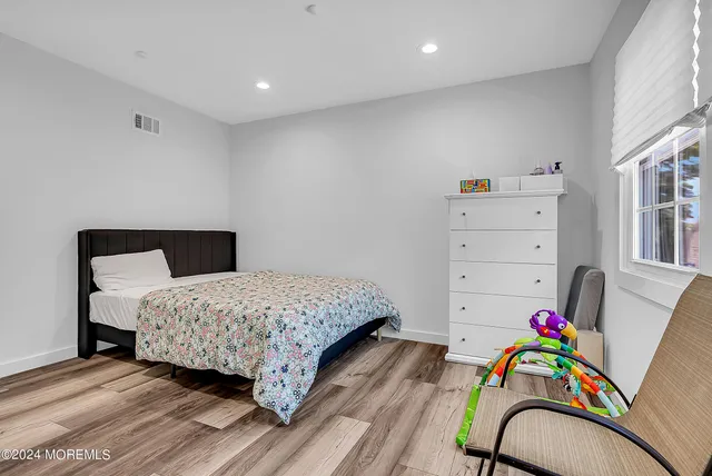 $2,400 | 295 Jerome Avenue, Oakhurst, NJ 07755