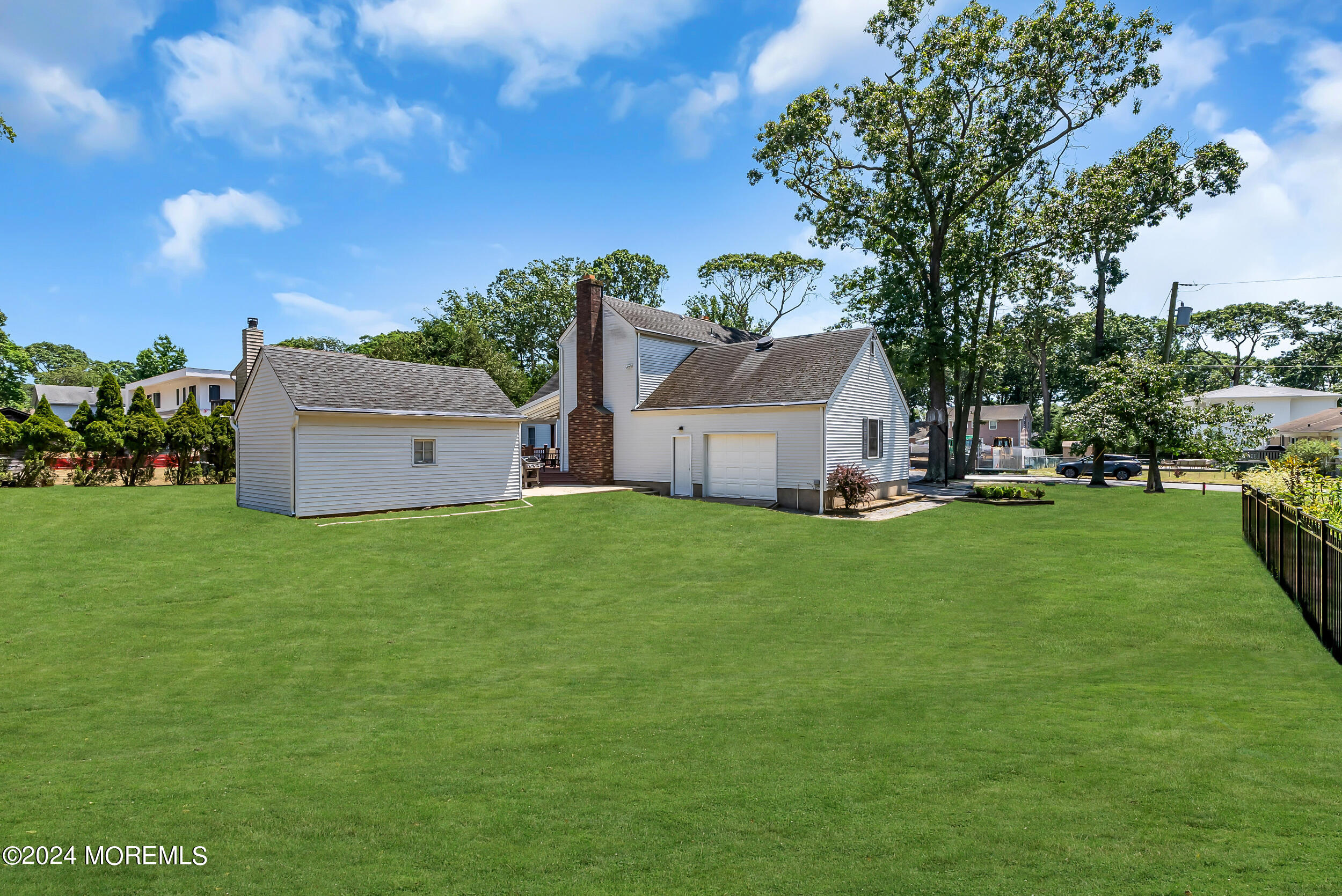 295 Jerome Avenue Oakhurst, NJ 07755 - Photo 24 of 34 036