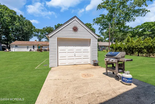 $2,400 | 295 Jerome Avenue, Oakhurst, NJ 07755