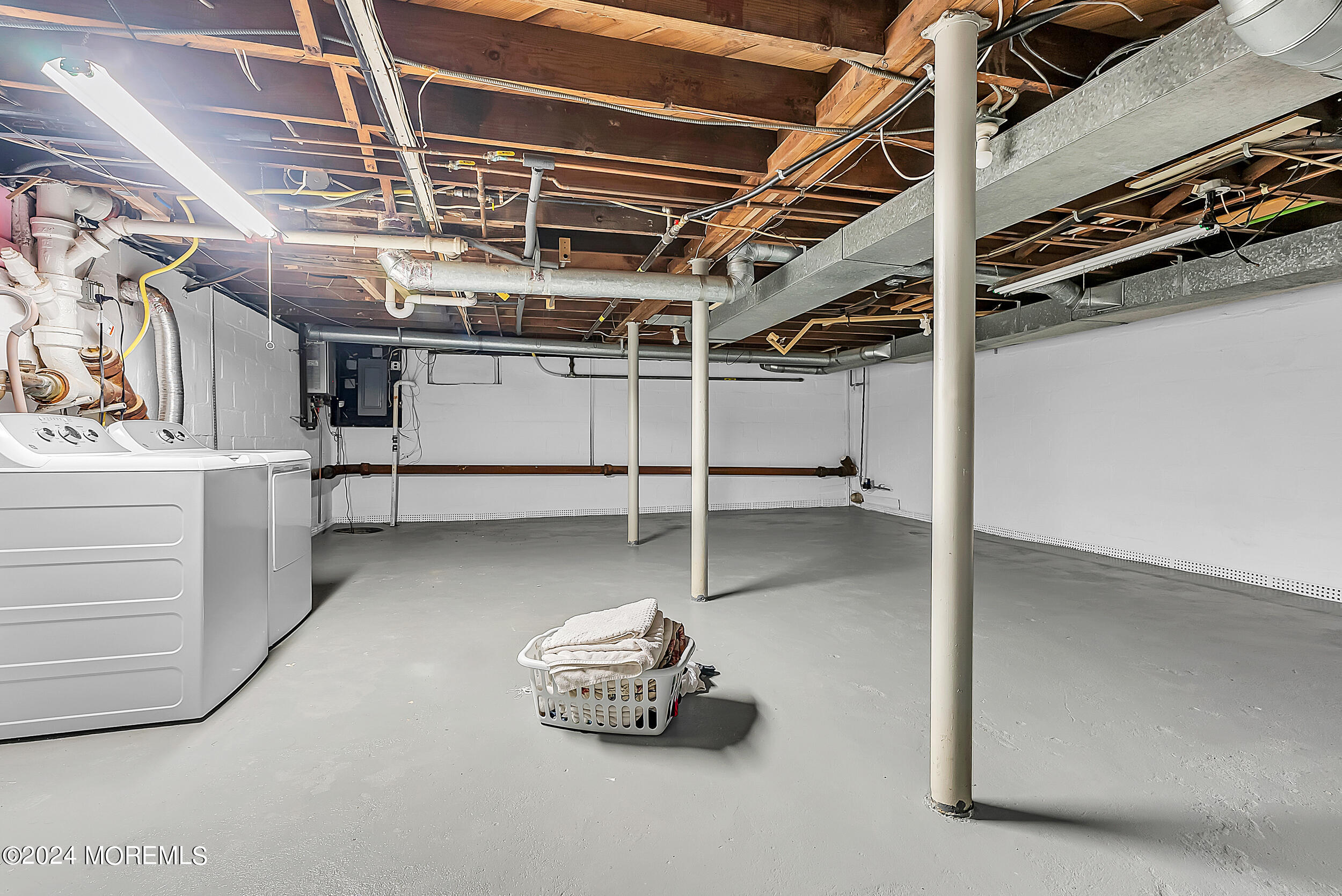 295 Jerome Avenue Oakhurst, NJ 07755 - Photo 27 of 34 035