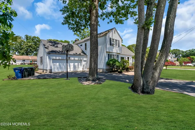 $2,400 | 295 Jerome Avenue, Oakhurst, NJ 07755