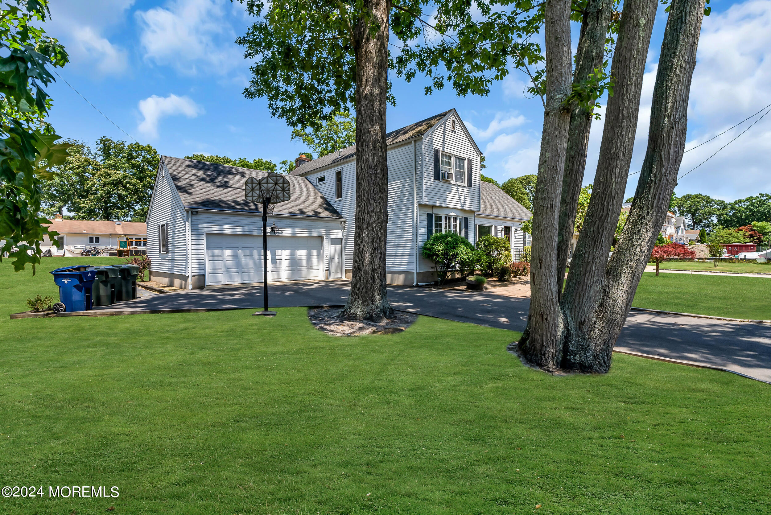 295 Jerome Avenue Oakhurst, NJ 07755 - Photo 33 of 34 010