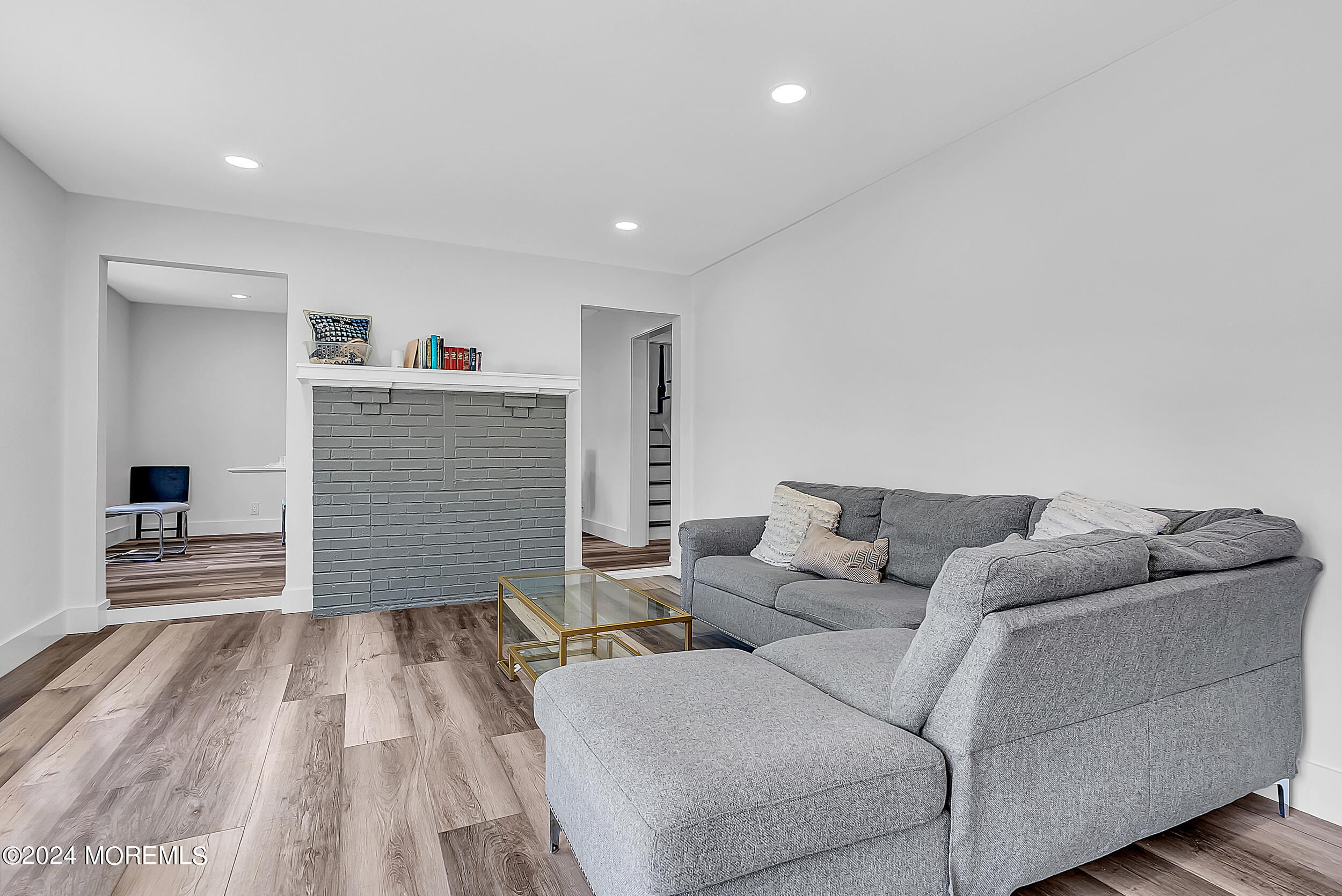 295 Jerome Avenue Oakhurst, NJ 07755 - Photo 5 of 34 016