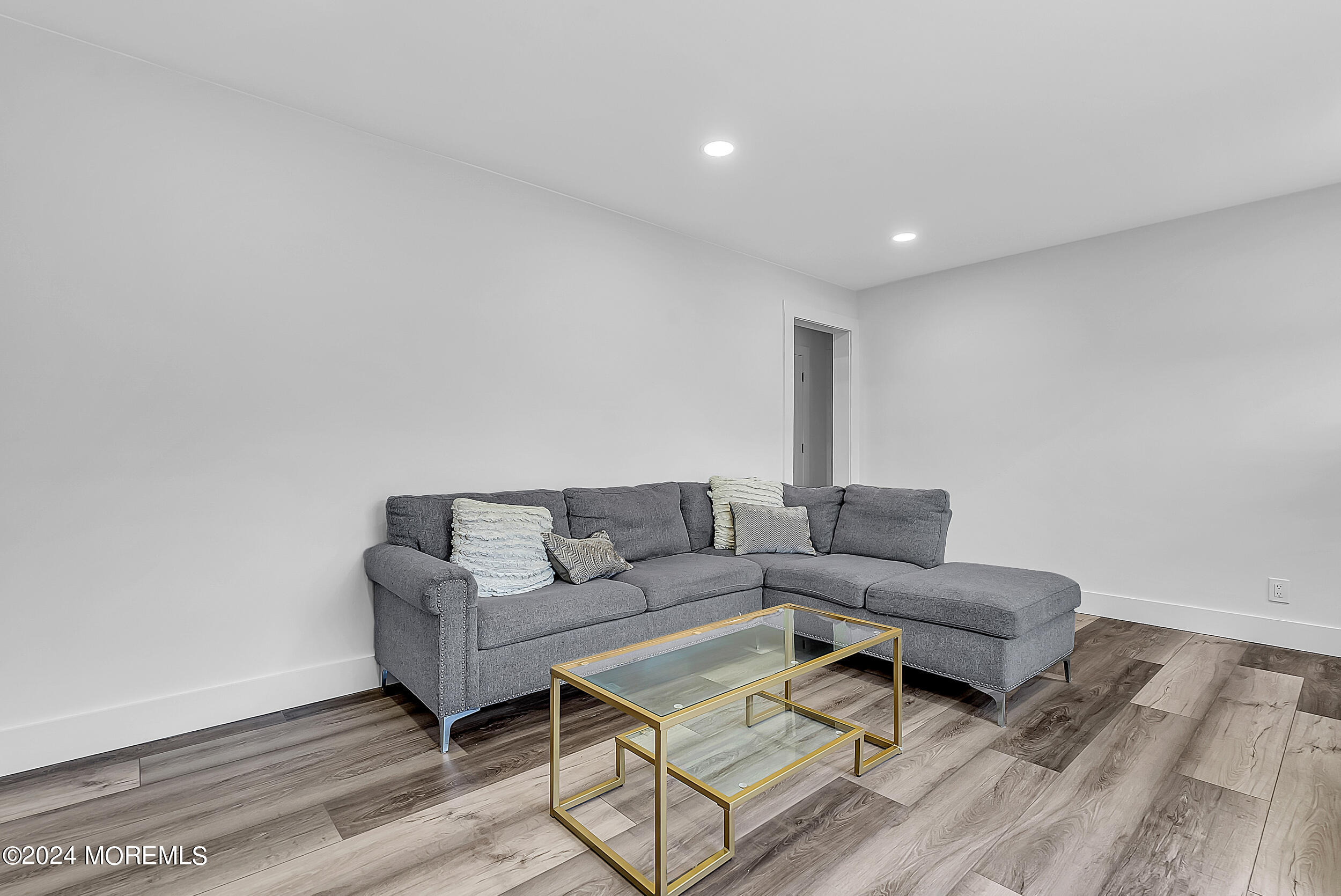 295 Jerome Avenue Oakhurst, NJ 07755 - Photo 6 of 34 017