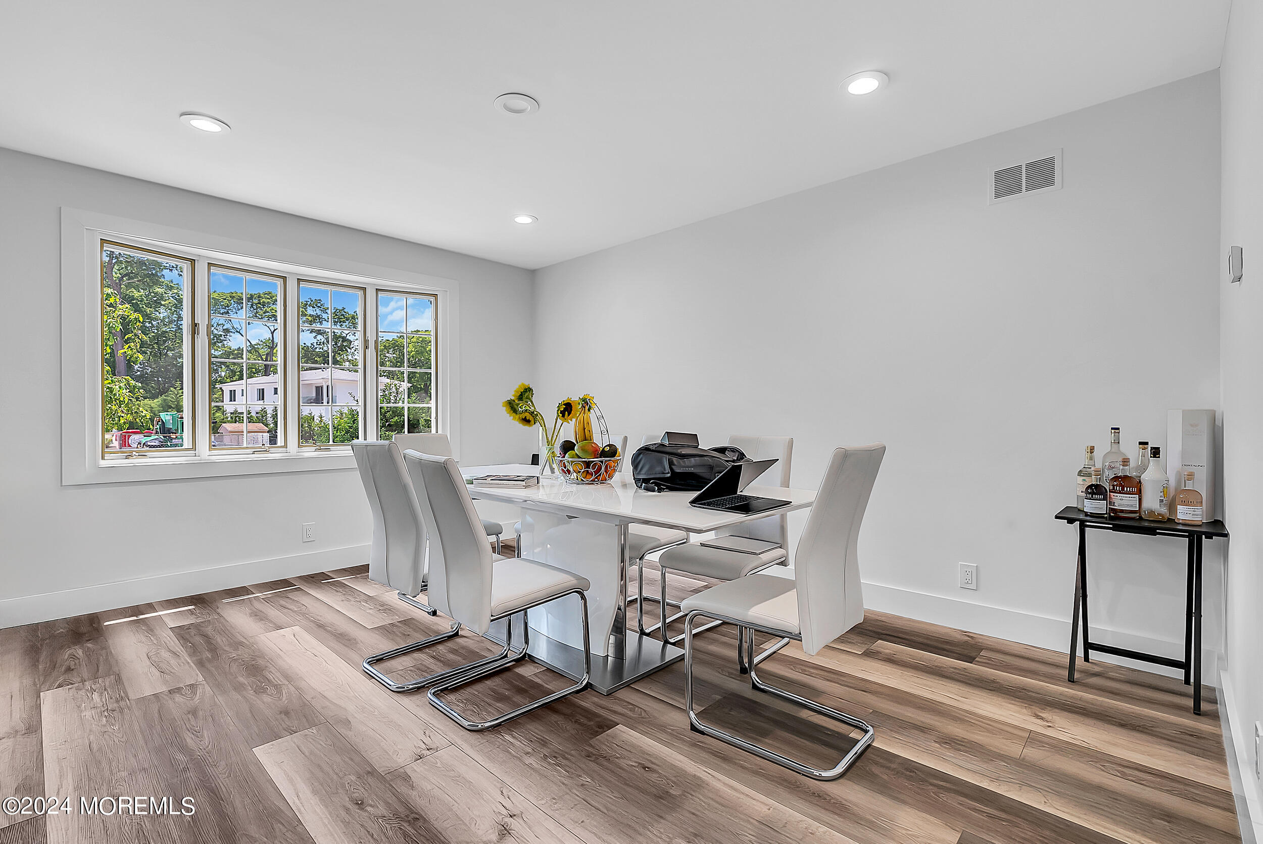 295 Jerome Avenue Oakhurst, NJ 07755 - Photo 7 of 34 018