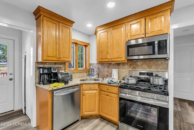 $2,400 | 295 Jerome Avenue, Oakhurst, NJ 07755