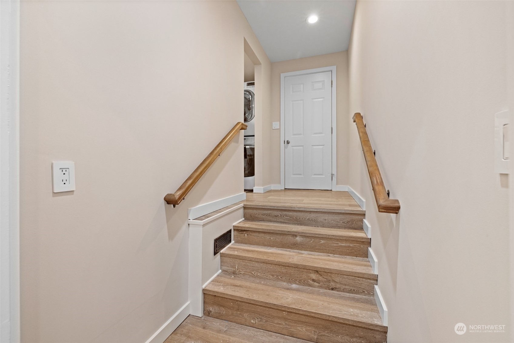 826 Southwest Dash Point Road Federal Way, WA 98023 - Photo 15 of 29 a view of entryway