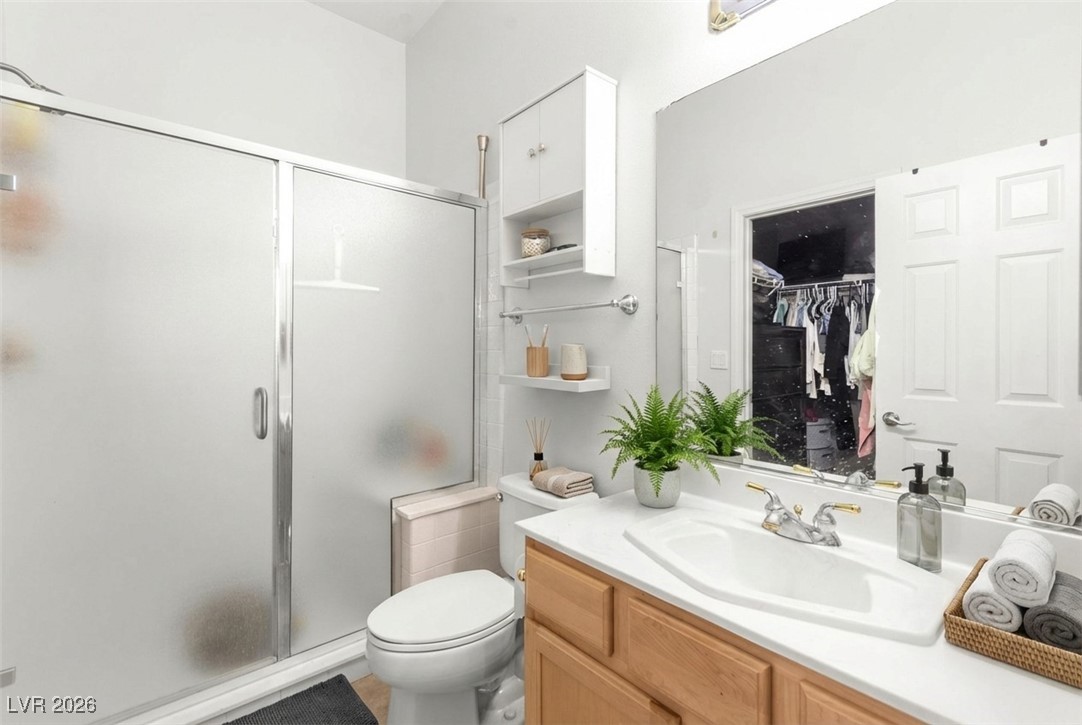6128 Rabbit Track Street Las Vegas, NV 89130 - Photo 21 of 50 En-Suite Bathroom