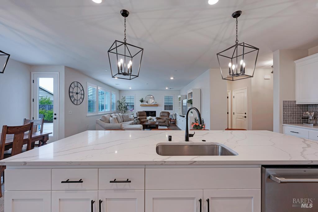 7447 Wendy Drive Rohnert Park, CA 94928 - Photo 11 of 52