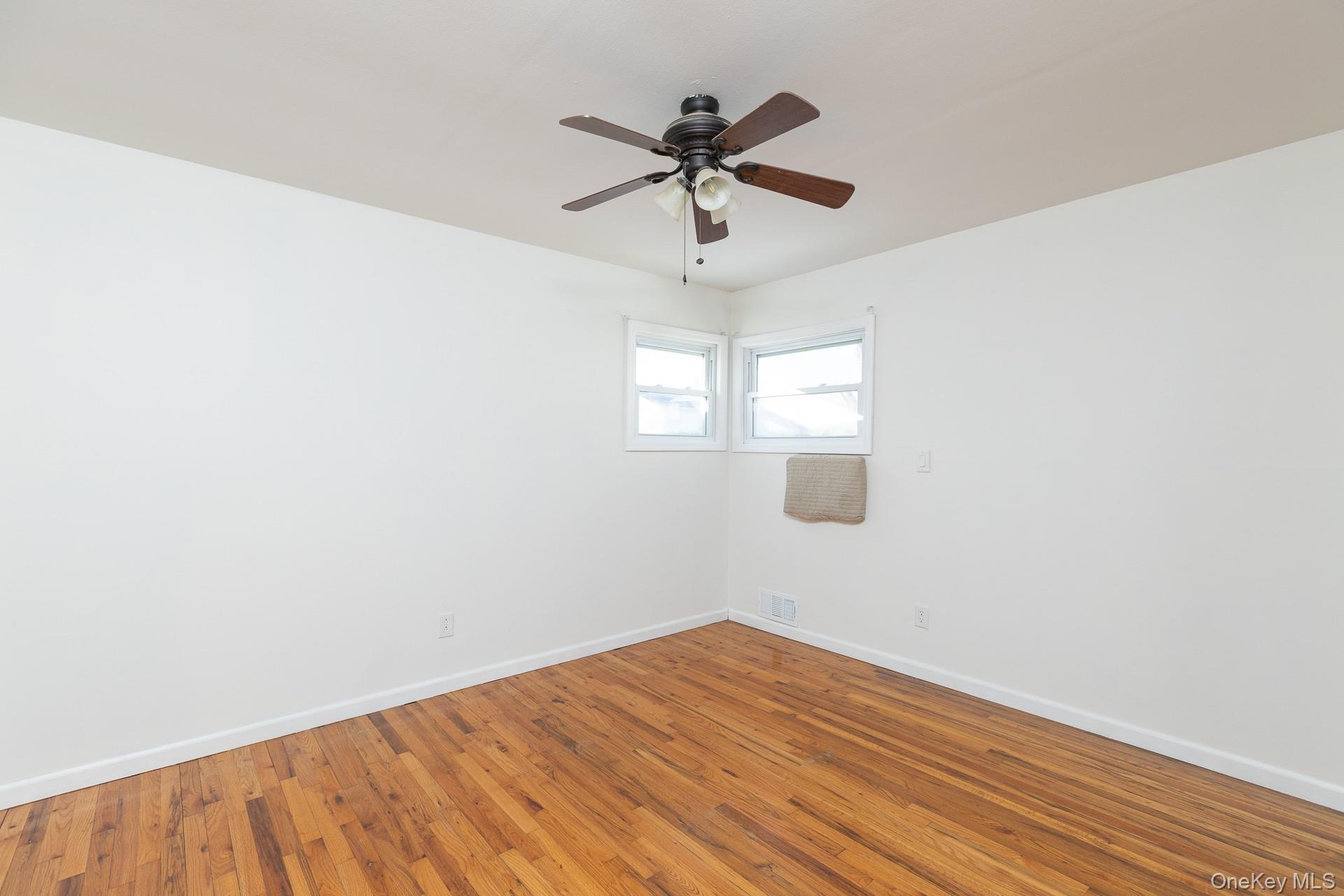 3 Exeter Road East Patchogue, NY 11772 - Photo 12 of 20