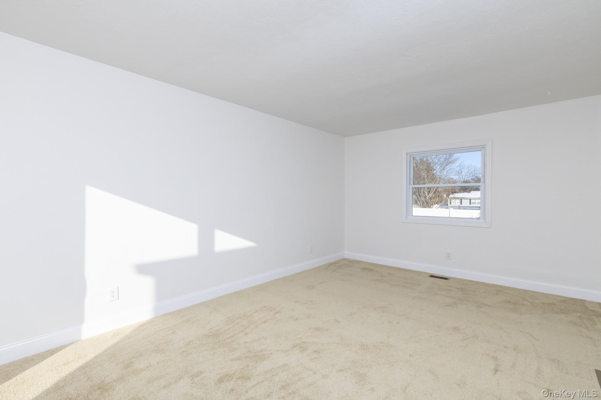 3 Exeter Road East Patchogue, NY 11772 - Photo 10 of 20