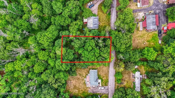 $180,000 | 18 Herbert Drive, Manalapan, NJ 07726