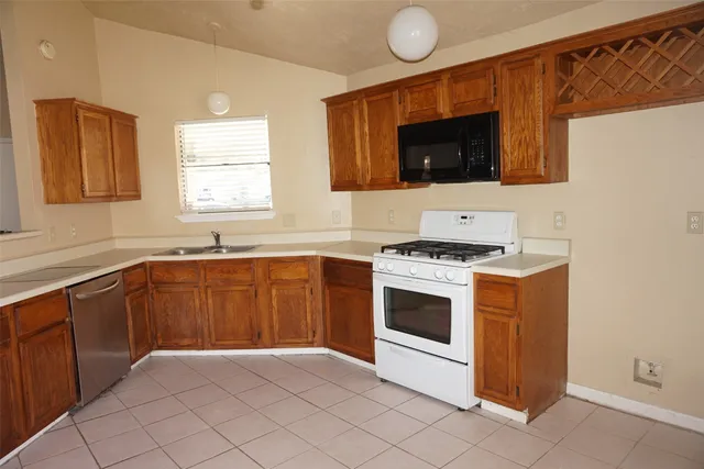 $1,550 | 6023 Woodmancote Drive, Humble, TX 77346