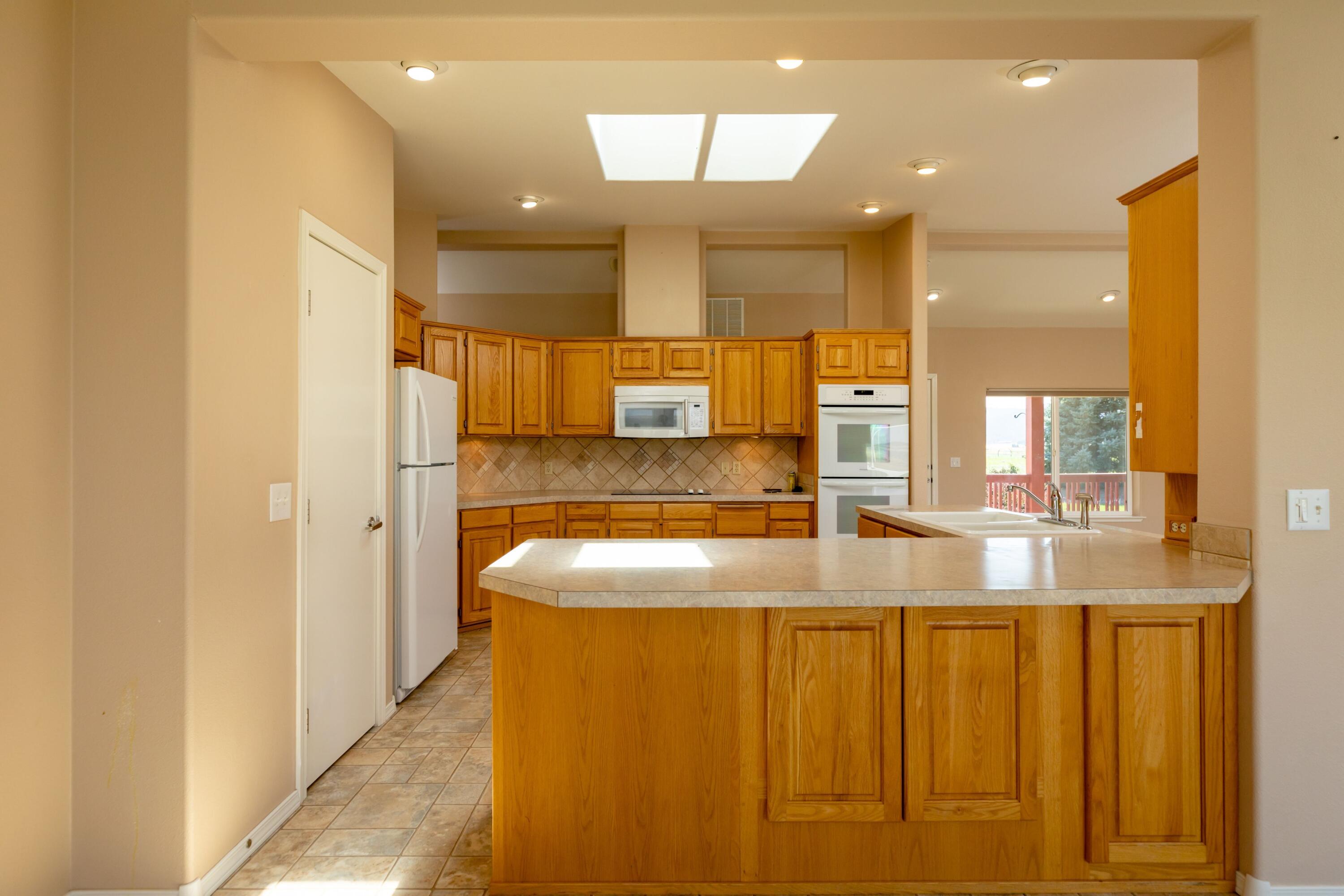 24201 South Poe Valley Road Klamath Falls, OR 97603 - Photo 32 of 79 37