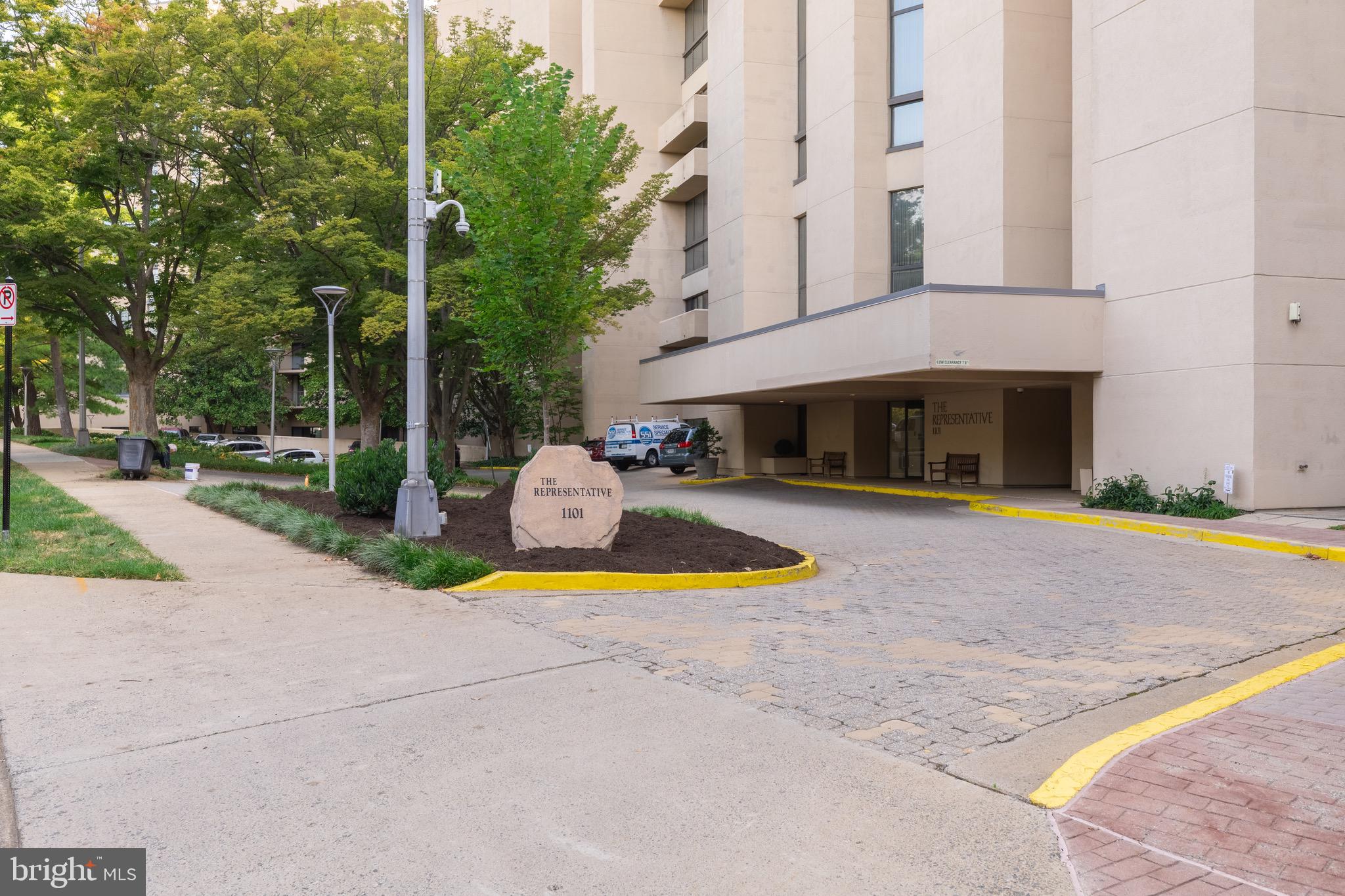1101 South Arlington Ridge Road, Unit 704 Arlington, VA 22202 - Photo 5 of 70 a view of swimming pool with palm trees