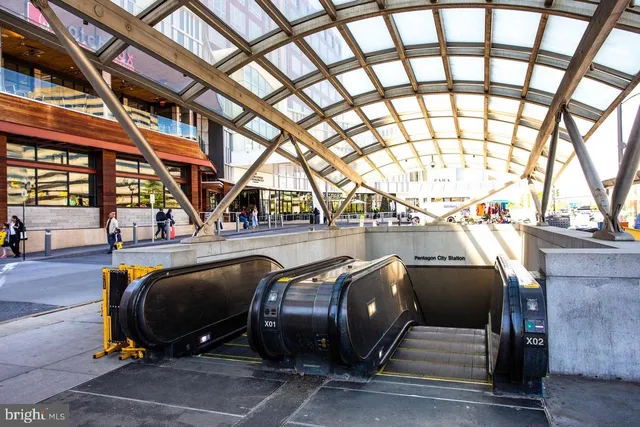 $618,000 | 1101 South Arlington Ridge Road, Unit 704, Arlington, VA 22202