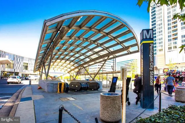 $618,000 | 1101 South Arlington Ridge Road, Unit 704, Arlington, VA 22202