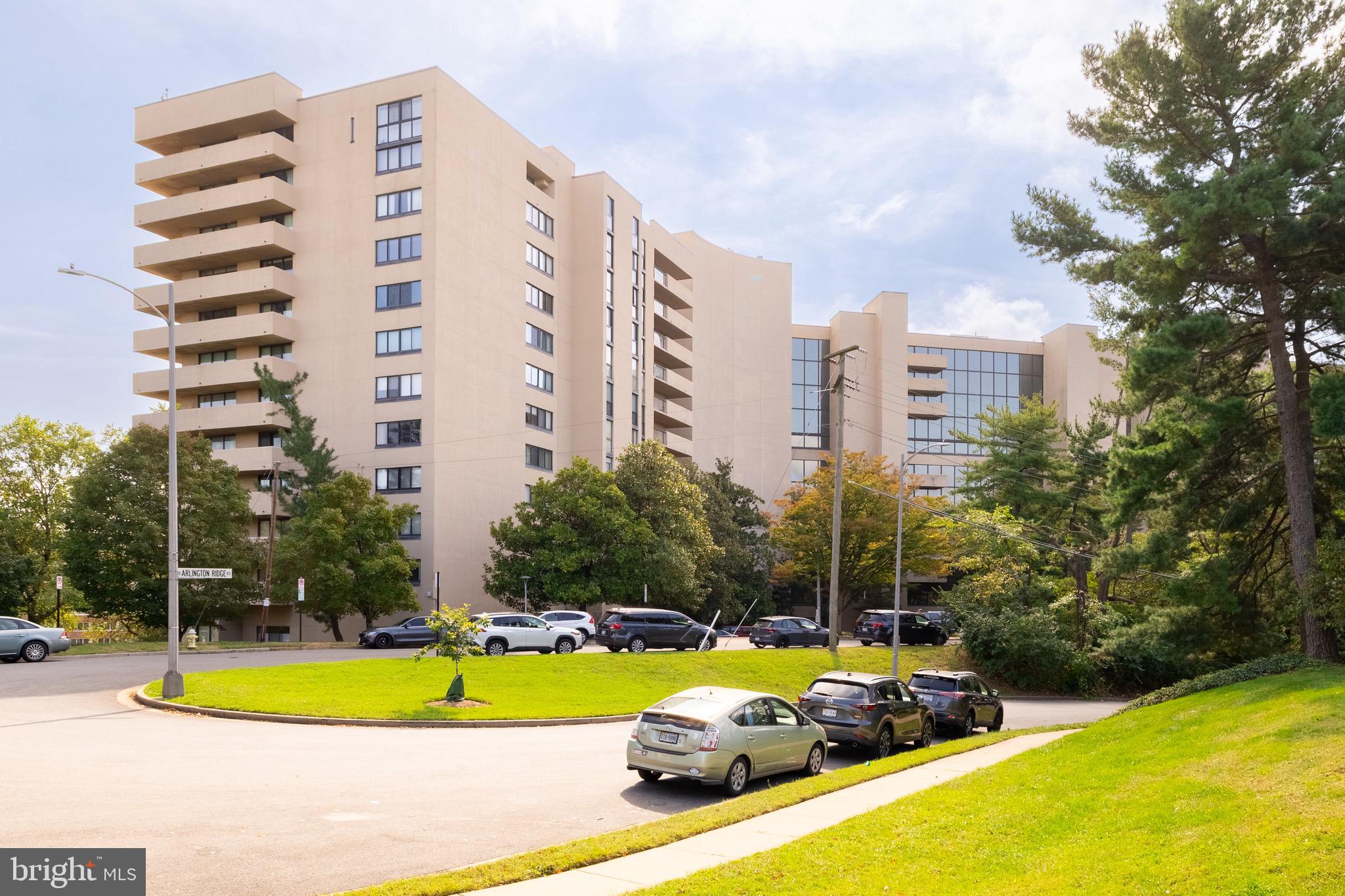 1101 South Arlington Ridge Road, Unit 704 Arlington, VA 22202 - Photo 8 of 70
