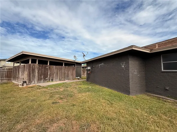 $1,200 | 5018 Wingfoot Lane, Unit A, Corpus Christi, TX 78413