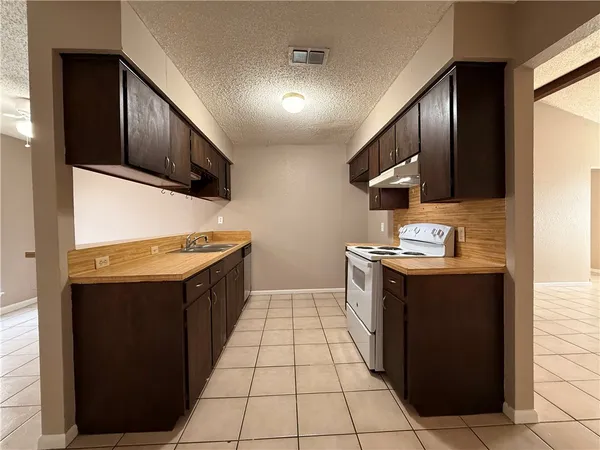 $1,200 | 5018 Wingfoot Lane, Unit A, Corpus Christi, TX 78413