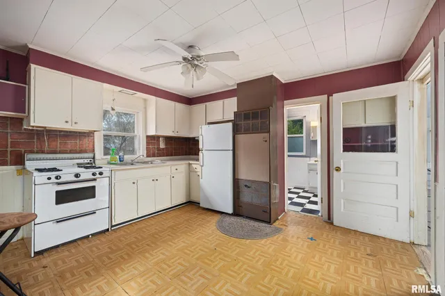 $71,900 | 316 North Locust Street, Tremont, IL 61568