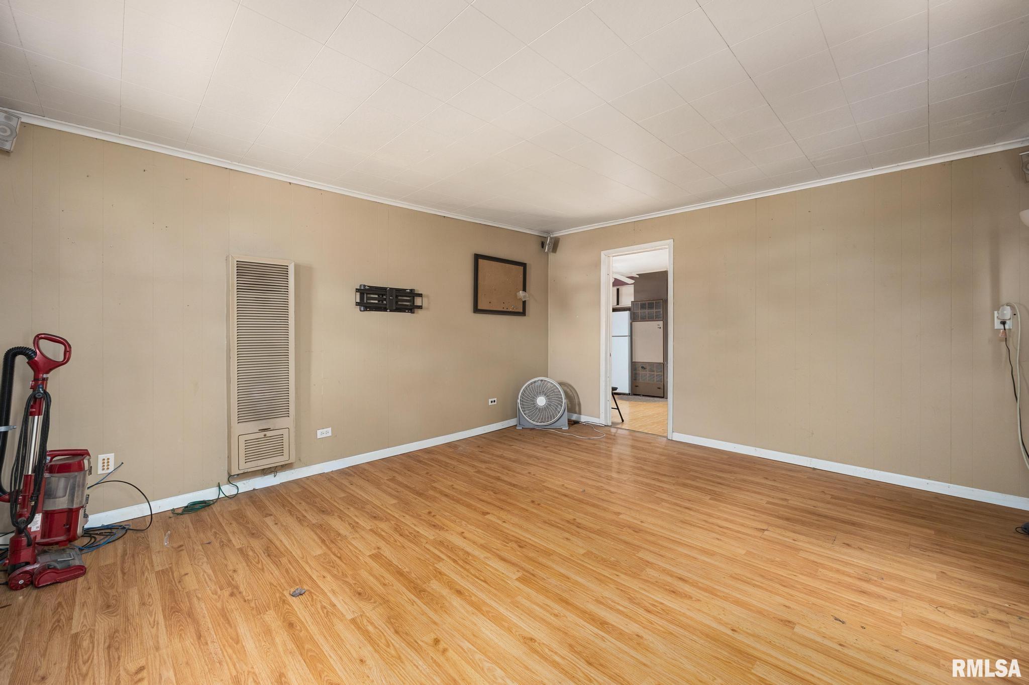 316 North Locust Street Tremont, IL 61568 - Photo 7 of 21