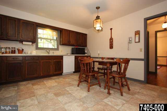 3861 Trout Run Road York, PA 17406 - Photo 3 of 25 Gallery Image 3